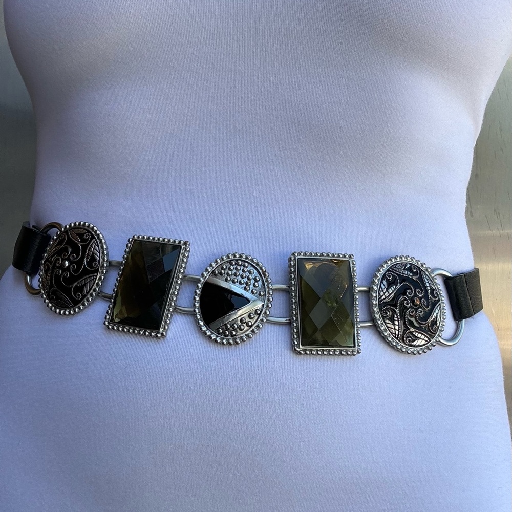 Chico’s ladies adjusting leather and decorative belt